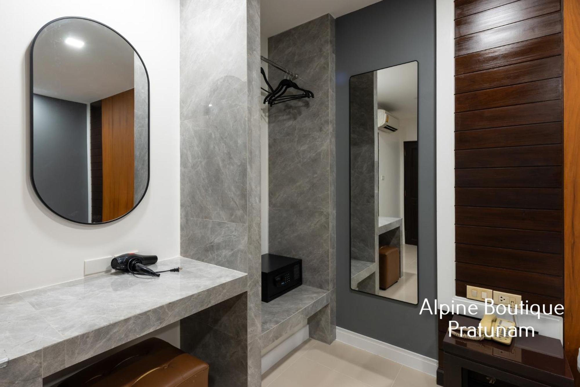Alpine Boutique Pratunam Бангкок Экстерьер фото