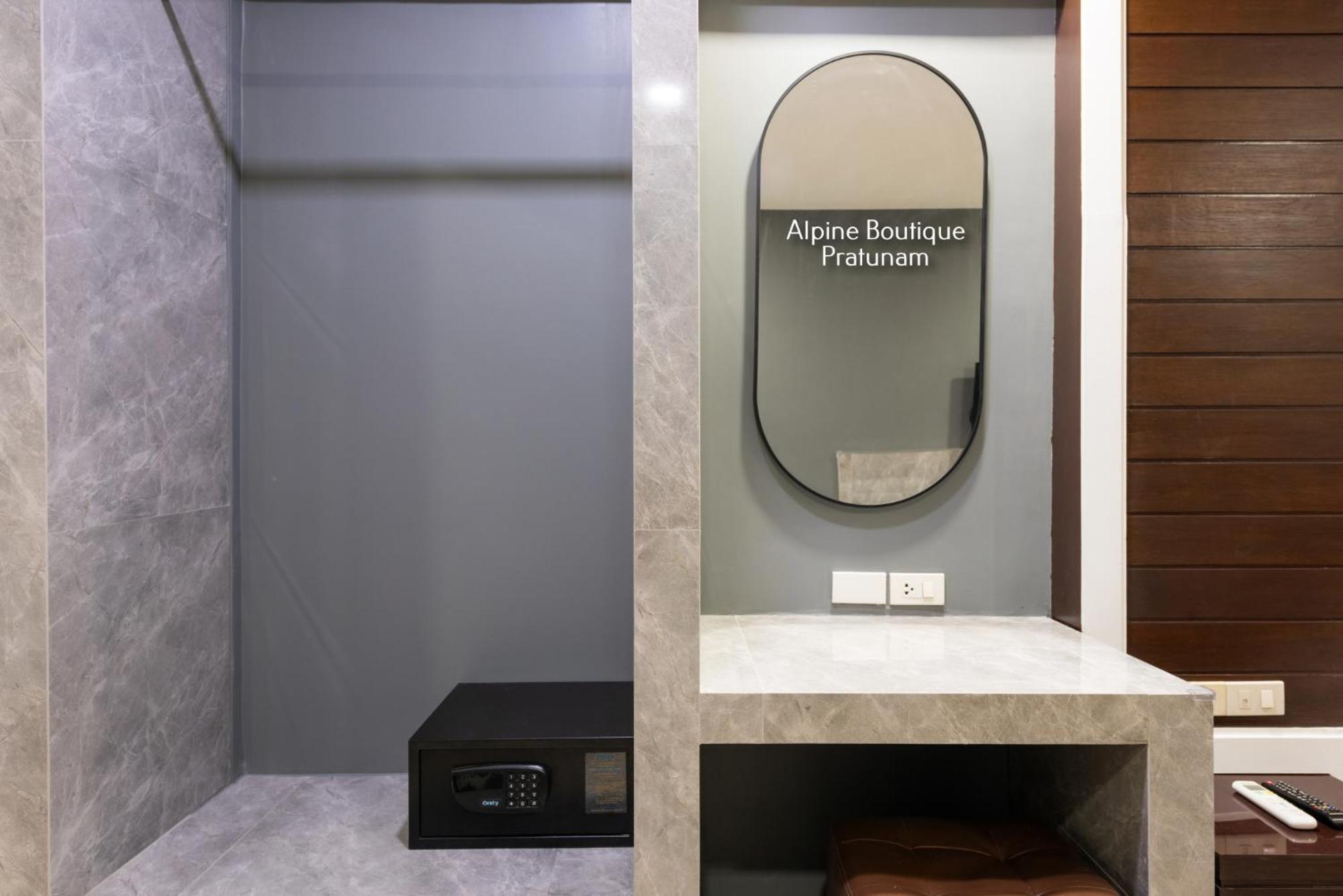 Alpine Boutique Pratunam Бангкок Экстерьер фото